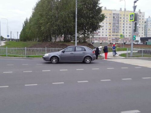 В Нижнекамске легковушка на зебре сбила двухлетнего ребенка