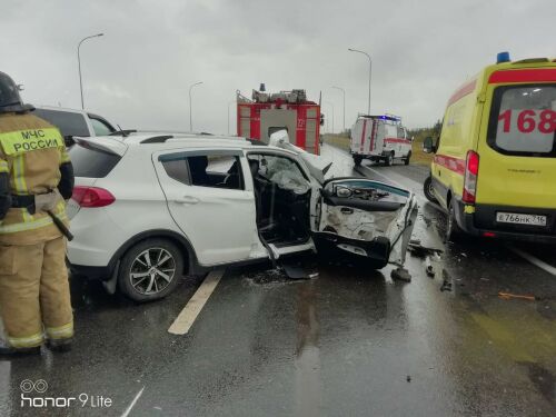 Один человек погиб и двое пострадали в столкновении двух автомобилей под Челнами