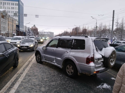 В центре Казани внедорожник насмерть сбил женщину