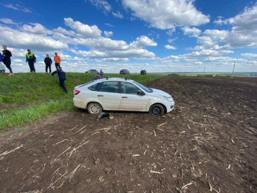 Под Нижнекамском автоинспекторы спасли женщину, которая на авто вылетела с трассы