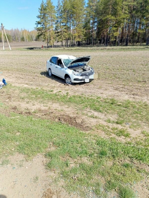 Автоледи сломала руку, вылетев на авто с трассы в РТ в кювет