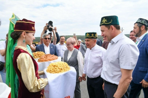 Минниханов принял участие в Сабантуе в Свердловской области