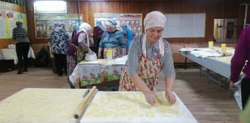 Жительницы нижнекамской деревни приготовили угощения для бойцов спецоперации