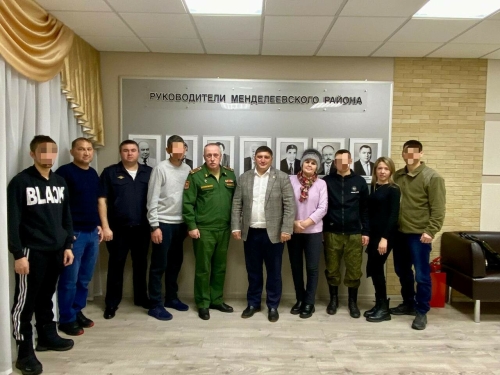 «Мы всегда будем говорить вам спасибо»: Радмир Беляев встретился с бойцами СВО