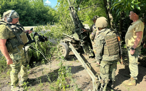 «Некоторые болеют войной, я это проходил»: военкор Хайруллин о фронте и летописцах СВО