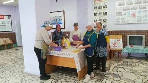 Мастерицы из Менделеевского района приготовили домашнюю лапшу для бойцов СВО