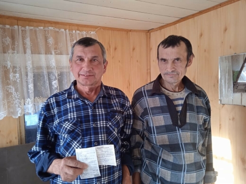 Глава Апастовского района подарил жителям с инвалидностью подписку на газету