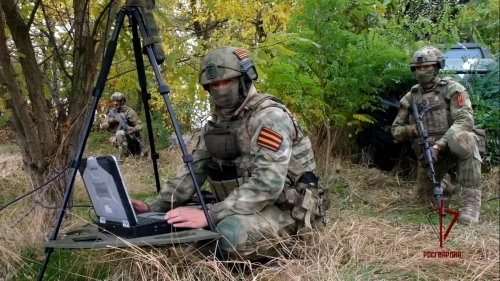 Росгвардейцы из зоны СВО на видео поздравили соотечественников с Днем народного единства