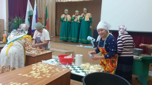 Жительницы Алексеевского района приготовили для бойцов СВО национальные угощения
