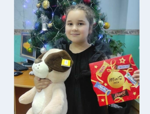 Боец из Нижнекамска передал подарок девочке, написавшей ему про любимый праздник