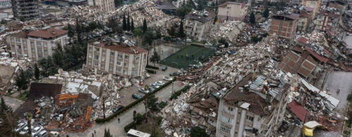 «Дороги перекрыты, на улицах много раненых»: россияне о землетрясении в Турции