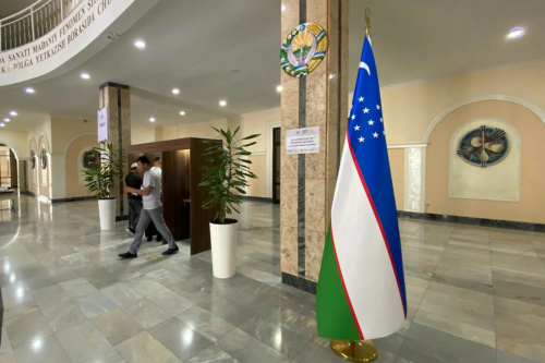 ЦИК Узбекистана: Референдум по новой Конституции состоялся — явка достигла 62,24%
