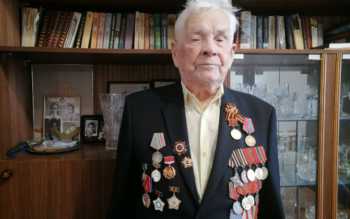 «Всю бы свою жизнь повторил заново»: 98-летний фронтовик о войне и Дне Победы в Казани