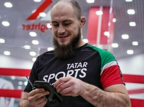 Первый татарин в истории UFC Фахретдинов сразится с американцем Кевином Ли