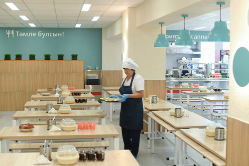В Казани к новому учебному году реконструировали столовые в 19 школах