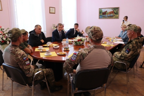 «Удостоился медали»: в Нурлате прошла встреча с военными из зоны СВО