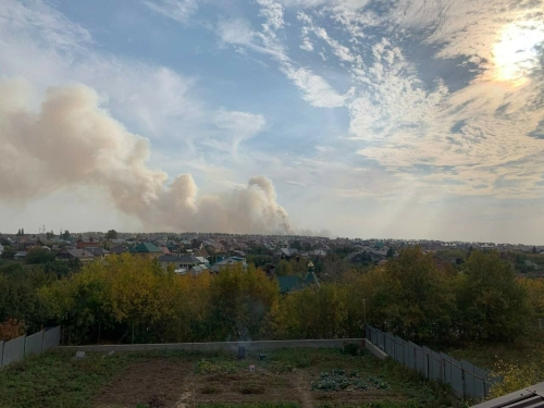 Татарстанцы делятся фото горящей травы у села Большие Кабаны