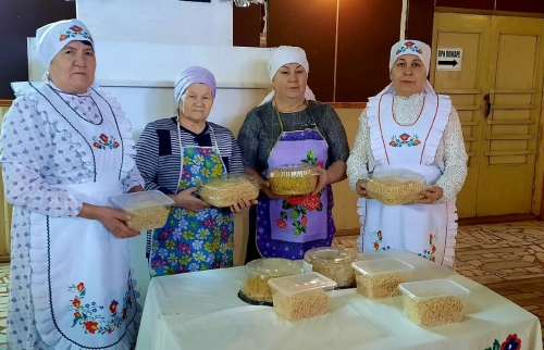 «С заботой и молитвами»: актанышские сельчанки приготовили лапшу для бойцов СВО