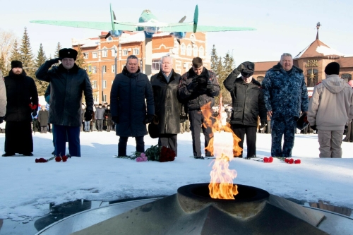 Бугульминцы почтили память героев-земляков минутой молчания