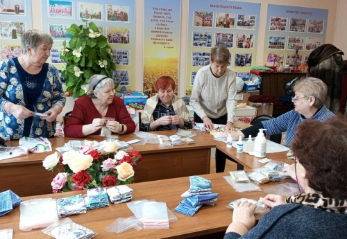 Нижнекамские серебряные волонтеры приготовили бойцам СВО посылки на 23 Февраля