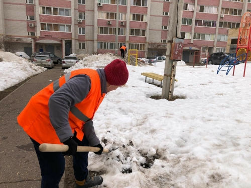 В Челнах коммунальщики предложили свое решение вопроса по дефициту дворников