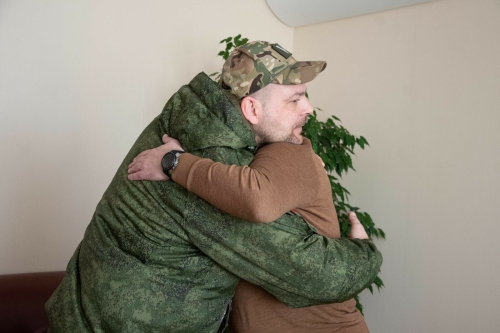 «Гордимся каждым!»: глава Бугульминского района встретился с бойцом СВО