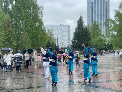 На Первомай в Челнах запустили фонтаны и подготовили концерты