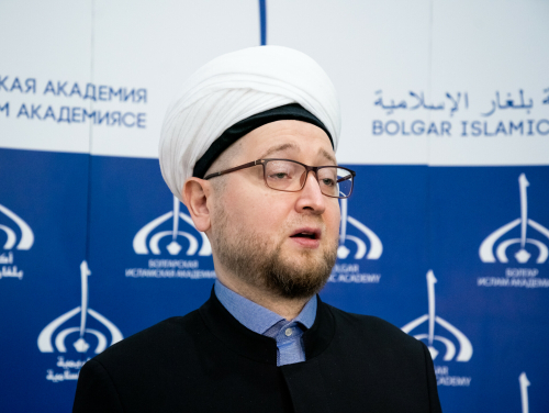 Муфтий Москвы: ДУМ РФ готов обсудить вопросы, связанные с ношением никаба в России
