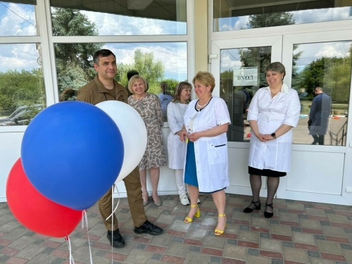 Варакин и Миннуллин открыли в Лисичанске отремонтированную больницу