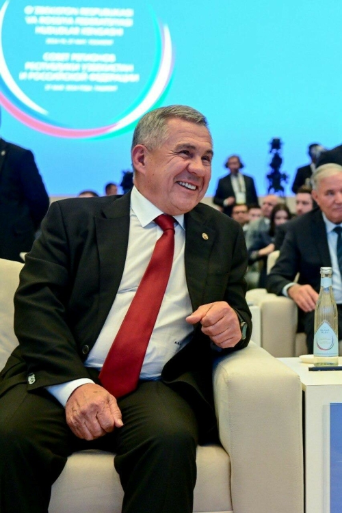 Минниханов участвует в заседании Совета регионов Узбекистана и России