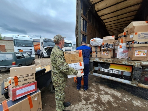 Эвакуационные тележки и автомобиль: нижнекамцы направили на СВО 20 тонн груза