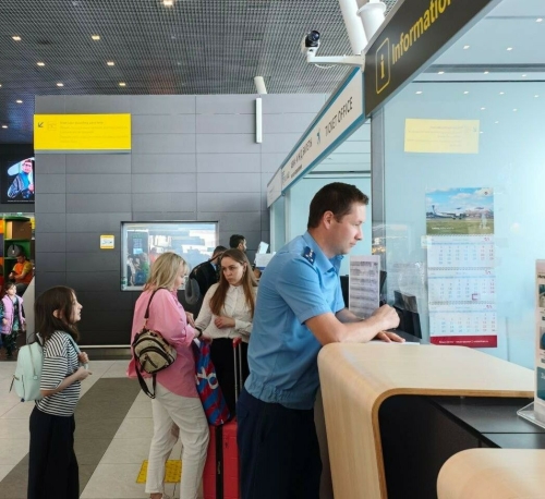 В аэропортах Татарстана в связи с задержками рейсов открылись мобильные приемные
