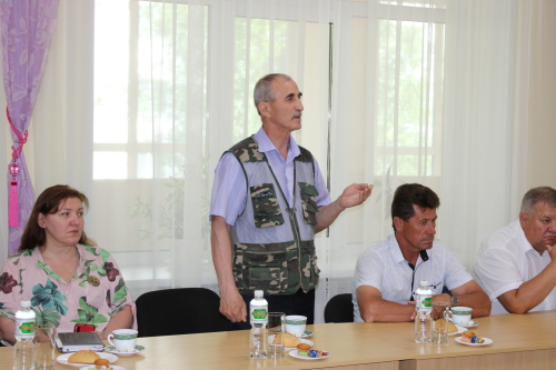 «Делаем всё для победы»: в Заинске прошла встреча главы с бойцами СВО