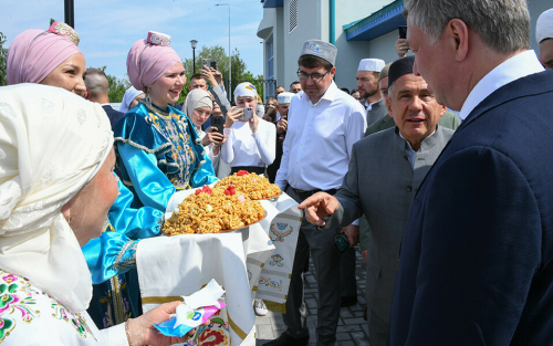 В гостях у Русских: 150 тысяч татар и фактор СВО – зачем Минниханов поехал в Ульяновск