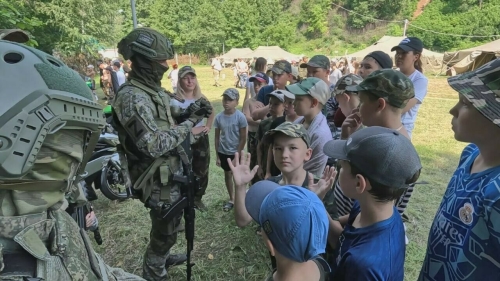 Ветераны СВО провели занятия для участников патриотического лагеря в Татарстане