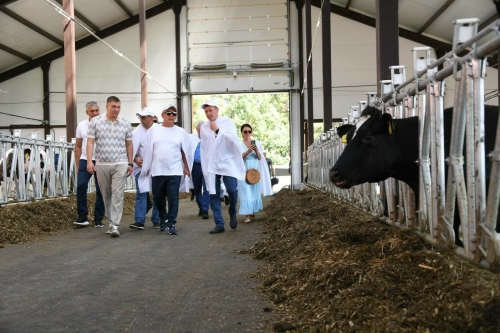 Минниханов осмотрел новый молочный комплекс на 1,5 тыс. голов в Кукморе