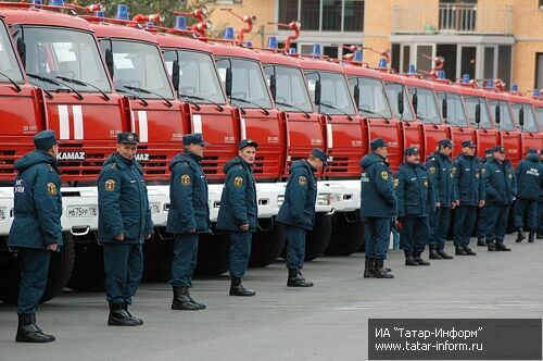 Торжественное вручение пожарных автомобилей