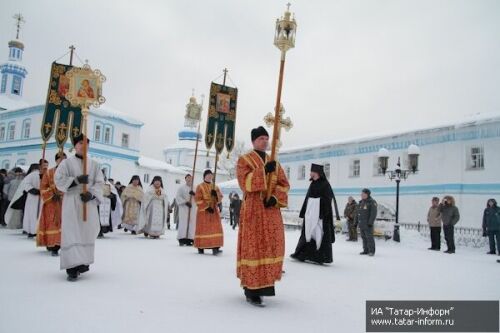 В Раифском монастыре прошли Крещенские службы и  купания в проруби