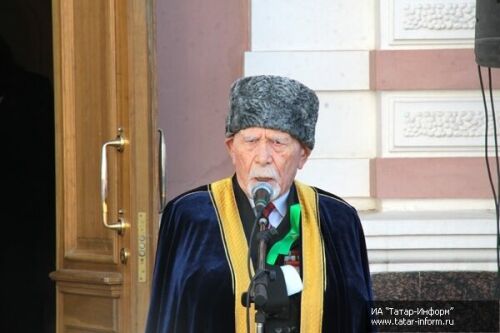 Митинг, посвященный 100-летию со дня смерти Тукая