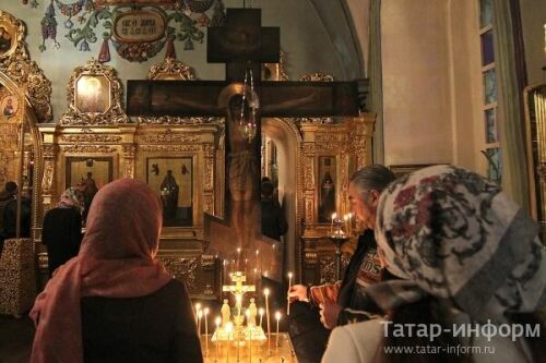 Пасхальное богослужение в Петропавловском соборе