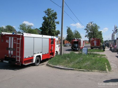 Пожар в ангаре близ Вьетнамского рынка