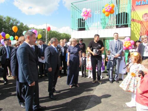 В Пестрецах с участием Рустама Минниханова торжественно открыли детский сад «Бэлэкэч»