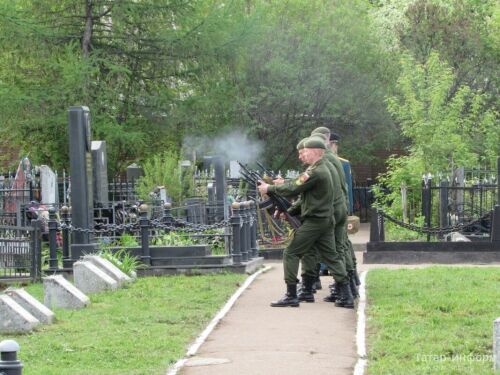 На Арском кладбище в Казани почтили память участников ВОВ