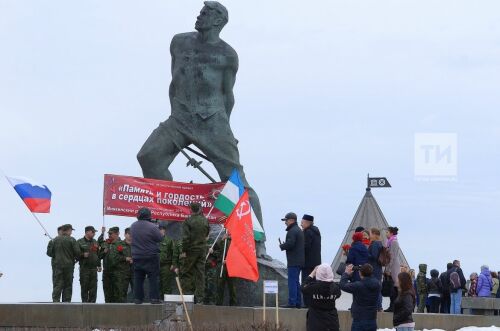 Башкирская делегация почтила память Салима Бухарова - соратника Мусы Джалиля