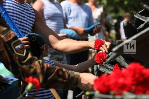 День ВДВ. Возложение цветов к памятнику павшим в Афганистане.