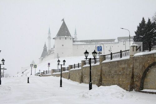 Памятники на улице Баумана