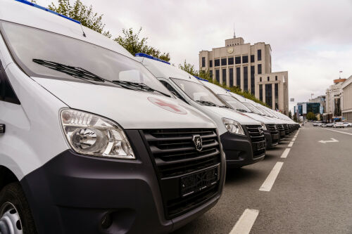 17 районных больниц Татарстана получили новые автомобили скорой помощи