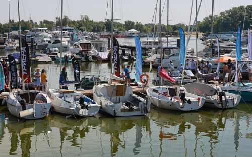 В яхт-клубе «Локомотив» проходит выставка яхт и катеров на воде Kazan Yachting Festival-2023