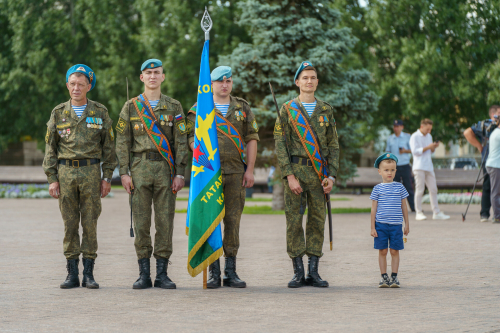 День ВДВ отпраздновали десантники Казани в парке Победы