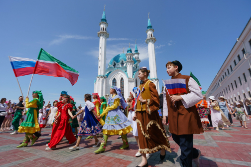 Парад Дружбы прошел в Казанском кремле в День России